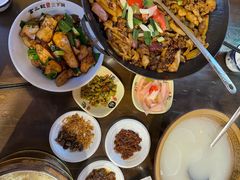 -富正毅三下锅·湘西韵味(天门山索道店)