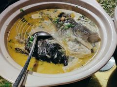 -帅巴人舅母子腊蹄民俗村