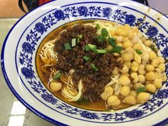 -渝之汇牛肉豌杂面