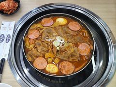 -三清洞摩西韩式年糕火锅(威高广场店)
