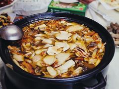 野生菌土鸡火锅-野菌王•养生汤锅•野生菌火锅(大理漾濞路店)