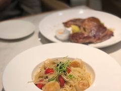 -La-Serene Café