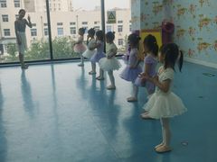 -Isee灰姑娘国际儿童艺术中心(BHGMall店)