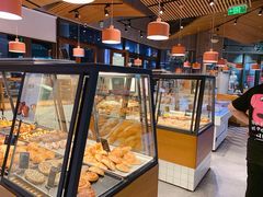 面包甜点陈列柜-Dough&Joe团憩(瑞虹天地月亮湾店)