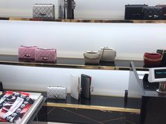 -文艺复兴百货(米兰大教堂广场店)