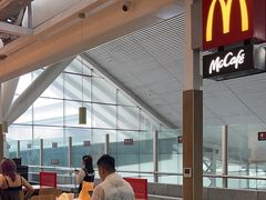 -麦当劳(深圳北站B2检票口楼上)