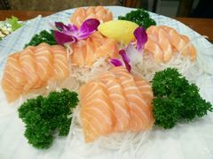 -青瓦餐厅·生鱼片·韩园烤肉(西塔店)