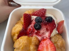 草莓蛋糕咸奶油泡芙-BUTTERFUL&CREAMOROUS 黄油与面包(三里屯太古里店)
