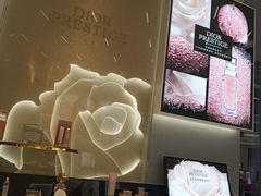 -Dior迪奥(上海世茂广场店)