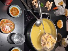 -鲜入唯煮·港式海鲜牛肉火锅(金宝街店)