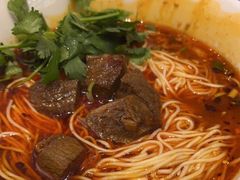 -李与白包子铺(桐梓林店)