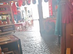 -老滇山寨•云南特色菜•地方菜•民族风情歌舞表演(金碧店)