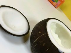-志龙皇冠吃货椰子铺