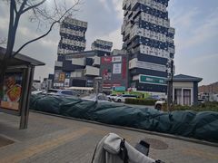 -资和信百货商场