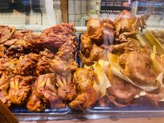熏猪蹄-聚合鑫东北熏酱熟食麻辣面(长阳店)