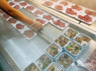 抱着试一试的心态来吃牛肉自助， 说实话这个价格我以为