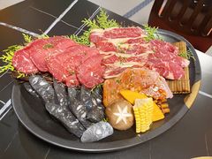 -山川小町·极番烧肉(新地假日广场店)