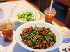湖南土辣椒炒肉-霸蛮湖南菜·牛肉粉(荣京西街店)