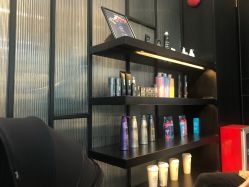 -HAIR CORNER