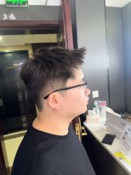 -藤野造型烫发染发