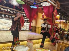 -老滇山寨•云南特色菜•地方菜•民族风情歌舞表演(金碧店)
