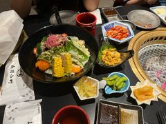 -山川小町·极番烧肉(新地假日广场店)