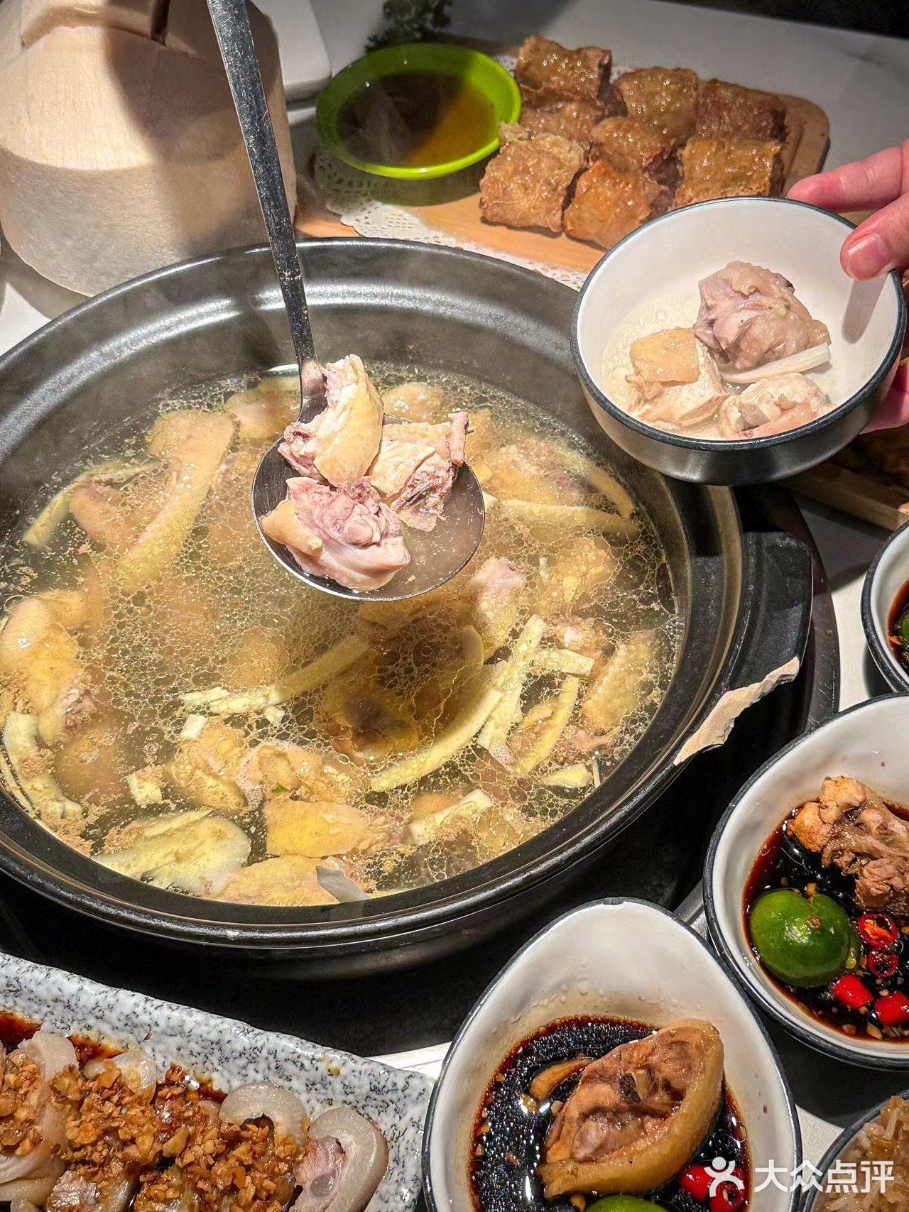 椰子鸡也有音乐主题餐厅啦？？