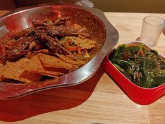 -嘎嘎鸭下巴·爆辣干锅(女人街店)