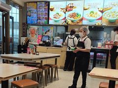 -小杨生煎(金山百联购物中心3楼店)