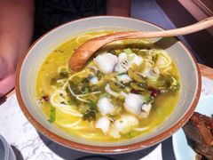 老坛酸菜鱼圆粉-百春原湖南牛肉粉(百联世纪店)