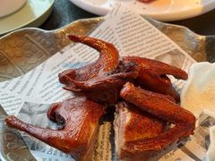 蝴蝶里招牌乳鸽-蝴蝶里·粤菜·点心(滨江龙湖店)