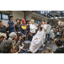 -God Hands发型设计复古会所