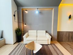 -上海虹桥中心爱琴海亚朵S酒店