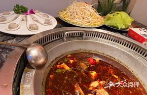 Sour Cabbage Spicy Hot Pot