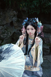-一揽芳华汉服旗袍体验馆(拙政园店)