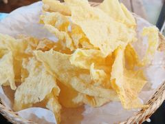 炸豆皮-洪氏嗨捞·广东猪肚鸡·椰子鸡火锅(西咸万象城店)