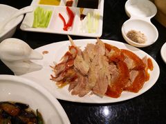 精品烤鸭-皇城根·鲁菜济南菜·吊炉烤鸭·炒鸡鱼头(济南旗舰店)