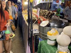 -席娜卡琳火车铁道夜市