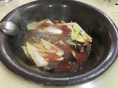 -三江鱼东北特色铁锅炖(骆驼店)