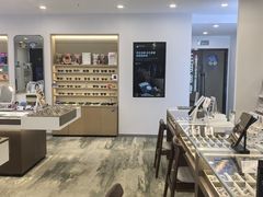 -三目眼镜·蔡司视觉合作店(青浦宝龙店)