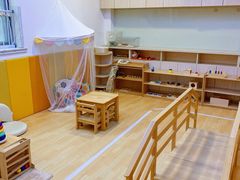 -婴智贝佳蒙特梭利早教托育中心(杨浦店)