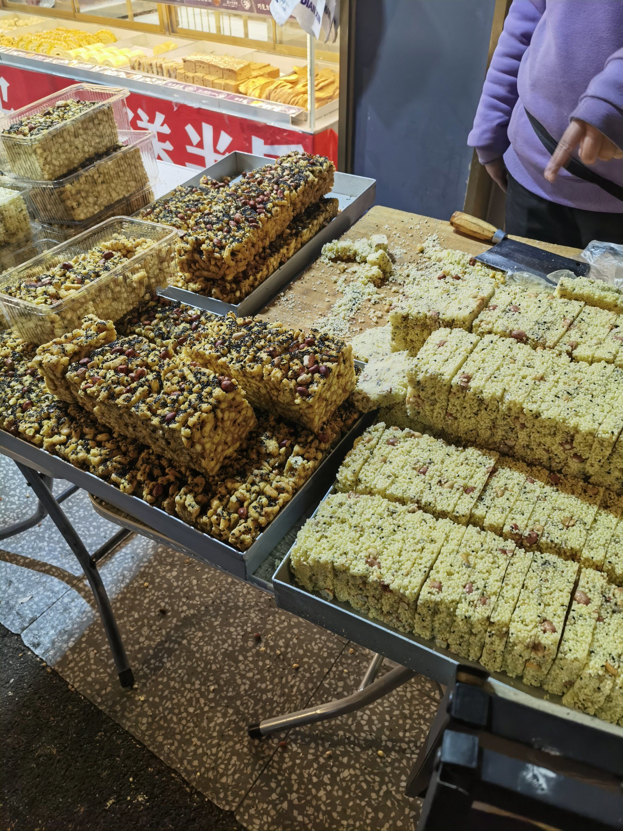 前胜沙琪玛小米酥买一斤送半斤