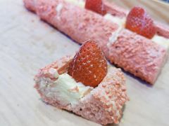 草莓魔法棒-奈雪的茶(亨特国际广场店)