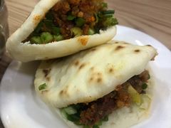 牛肉夹馍-代四孃牛华豆腐脑美味小食(总店)