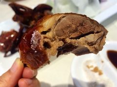 脆皮乳鸽-新斗记·新派老粤菜(海上世界店)