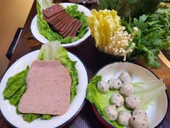 -虾弄弄海派小龙虾·牛羊蝎子火锅