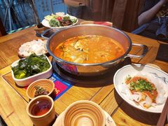 -快活林酸汤鱼鲜品火锅店(甲秀楼店)