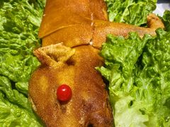 鸿运乳猪-味茂·老船夫1927(东海东路店)