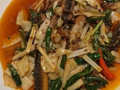 -渝信川菜 · 川味家常菜(财富购物中心店)