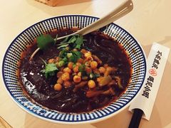 大勺肉酱酸辣粉-遇见小面(凯德广场店)